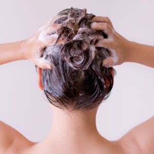 women cleaning her hair